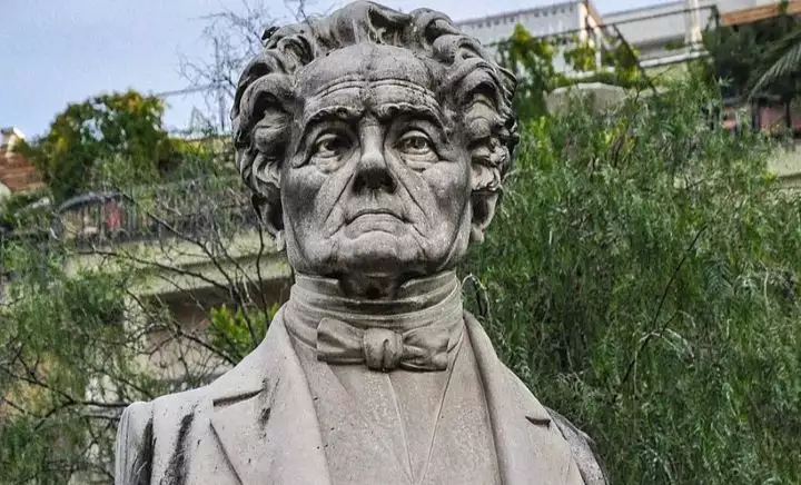 Pietro Ravanas Statua